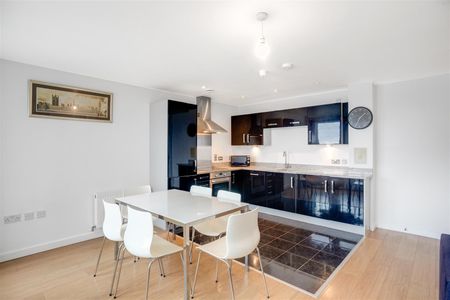 Penthouse To Let - Photo 5