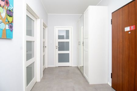 Komfortowe 3 pokoje z balkonem na Pradze Południe - Zdjęcie 2