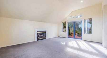 Spacious Family Living Near Beaches, Parks & T... - Photo 5