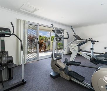 Modern 3-Bedroom Townhouse with Pool & Gym Access. Ideal Location! - Photo 6