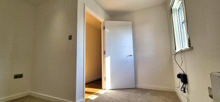 2 bedroom penthouse to rent - Photo 3