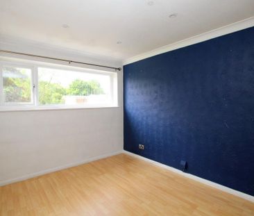 3 bedroom end of terrace house to rent - Photo 4