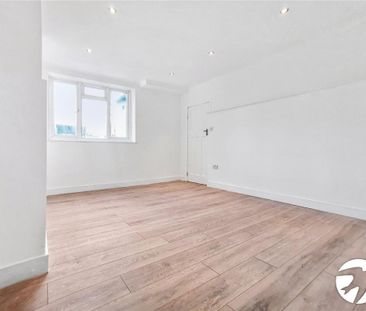 2 bedroom semi-detached house to rent - Photo 5