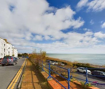 South Cliff Avenue, Meads, Eastbourne, BN20 - Photo 6