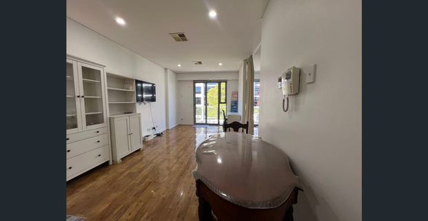 Fully Furnished 1-Bedroom Apartment – Just Move In - Photo 1