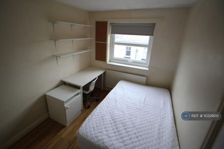 6 bedroom terraced house to rent - Photo 3
