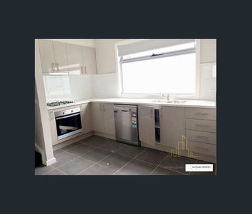 Contemporary TWO Bedroom Townhouse in Cranbourne North - Photo 6