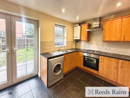 4 bedroom terraced house to rent - Photo 5