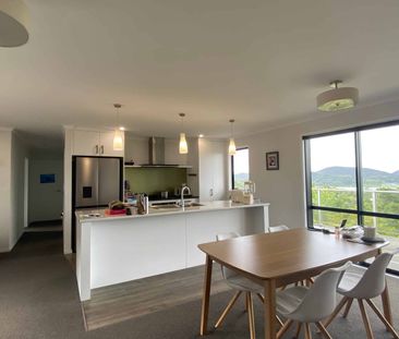 Modern Family Living at the Bay - Photo 4