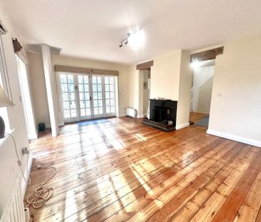 Witney, Minster Lovell - Photo 1