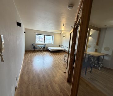 Studio Flat, Seymour Grove, M16 - Photo 2