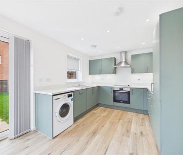 3 bedroom semi-detached house to rent - Photo 6