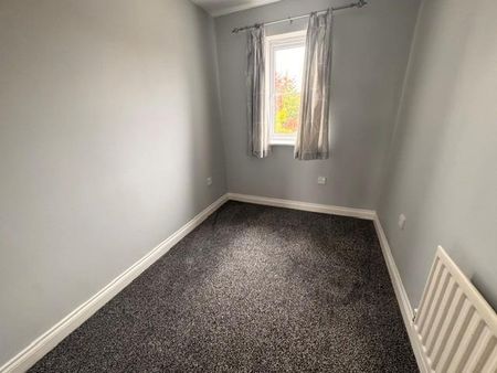 4 bedroom property to rent - Photo 2