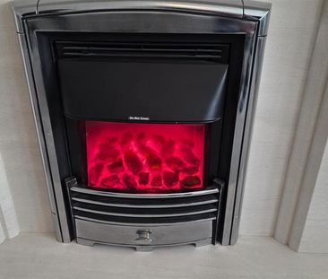 4 bedroom detached house to rent - Photo 2