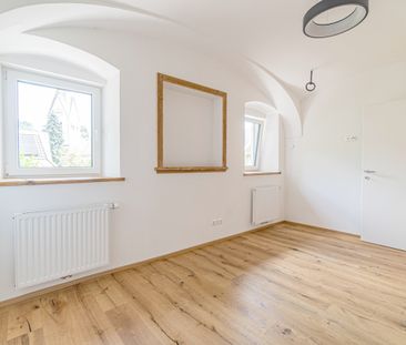 Traumhafte Mietwohnung in komplett saniertem Altbau - Photo 5