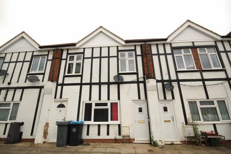 2 bedroom maisonette to rent - Photo 4