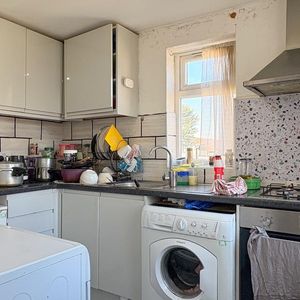 3 bedroom apartment to rent - Photo 2