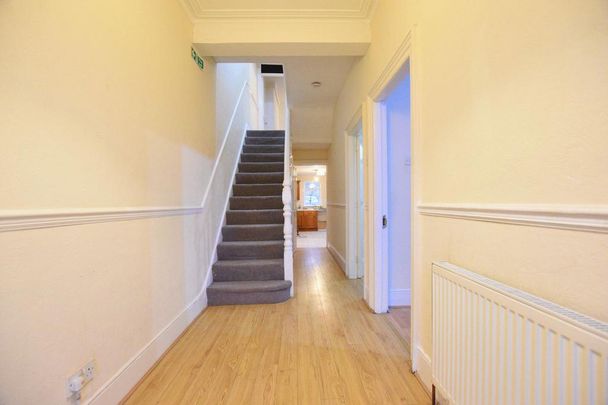 4 bedroom terraced house to rent - Photo 1