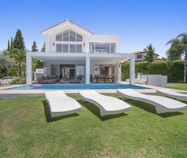 Villa for rent in El Paraiso, Estepona - Photo 2