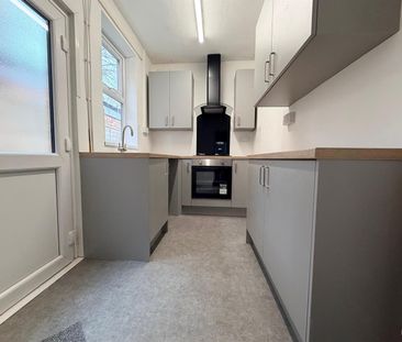 2 Bed House - Photo 3