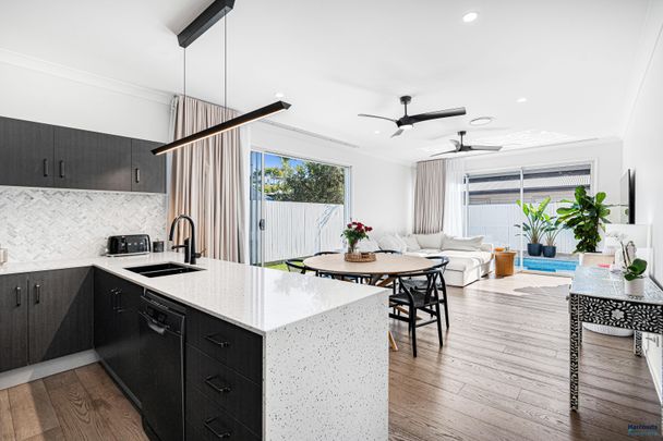 27 Gotha Street, Camp Hill QLD 4152 - House For Rent | Domain - Photo 1