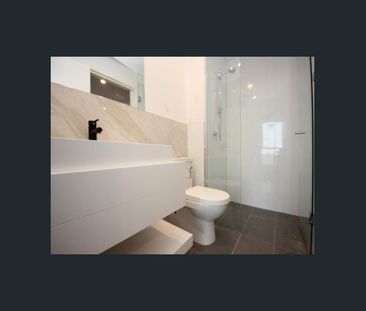 Stunning one bedroom apartment! - Photo 6