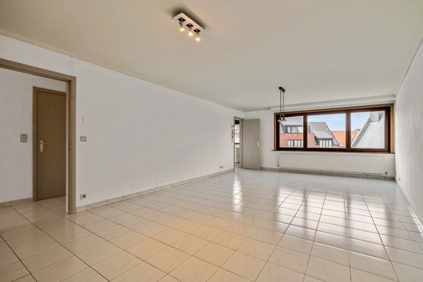 Lichtrijk appartement met 2 slaapkamers, terras en garagebox - Foto 1