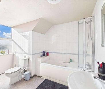 Basingstoke Road, Reading, Berkshire, RG2 - Photo 4