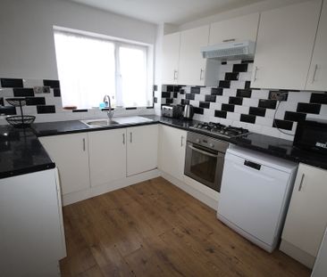 4 Bed Student Accommodation - Photo 2