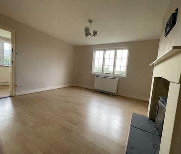 2 bedroom semi-detached house to rent - Photo 4