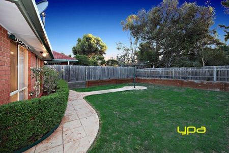 8 Varna Court, HILLSIDE - Photo 5