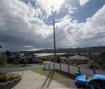 Modern & Serene Home in Schnapper Rock - Photo 3