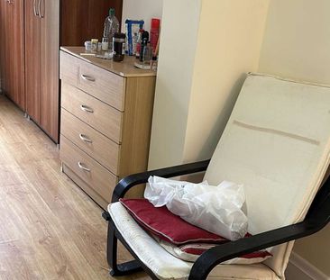 ENSUITE ROOM Room 4 - Photo 2