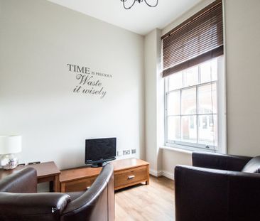 St Georges Terrace, Cheltenham GL50 3PT - Photo 2