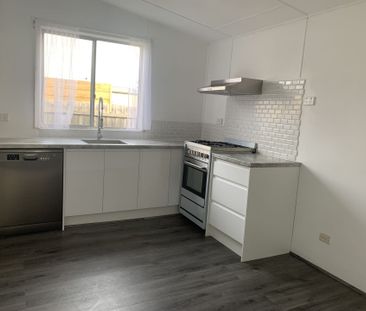 3 Bedroom Gem in Westend!! - Photo 4