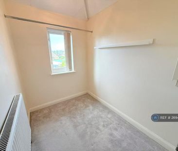 3 bedroom semi-detached house to rent - Photo 5