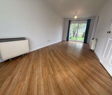 3 bedroom end of terrace house to rent - Photo 4