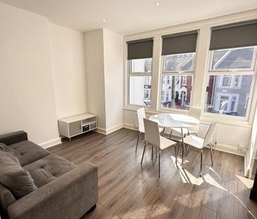 2 bedroom flat to rent - Photo 2