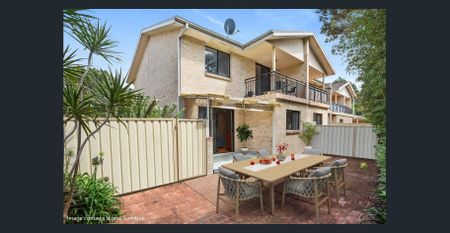 Modern Townhouse Offering Space, Style and Convenience - Photo 2