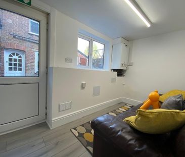 1 bedroom in a house share to rent - Photo 1