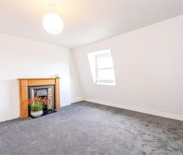 2 bedroom apartment to rent Sea Front, Hayling Island, Hampshire, PO11 - Photo 4