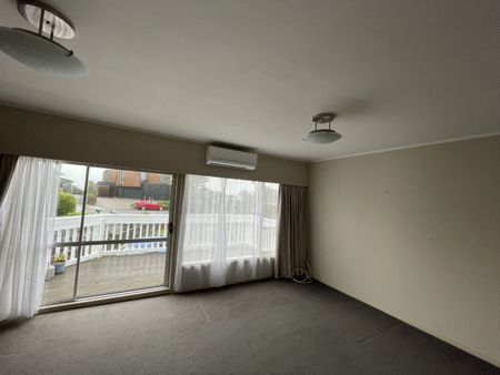 Raumati Beach - 2 Bedrooms - Photo 5