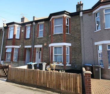 2 bedroom maisonette to rent - Photo 5