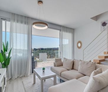 3 Bedroom Townhouse For Rent in Cancelada, Málaga - Photo 1