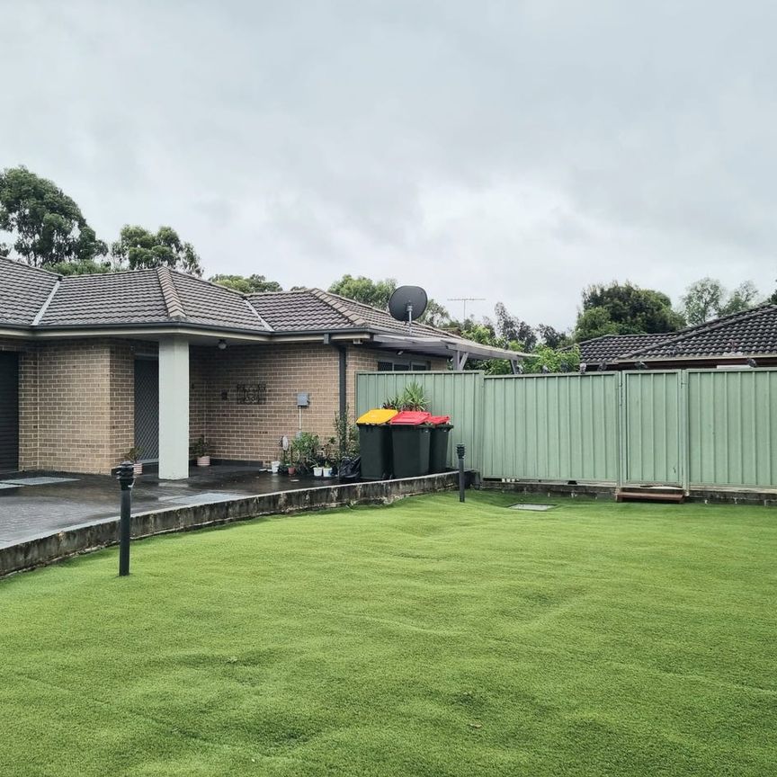 Spacious 3 Bedroom Villa -At Convenient Location! - Photo 1