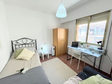 Carrer de Vázquez de Mella, Burjassot, Valencian Community 46100 - Photo 5