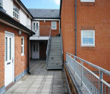 Flat to rent on - Photo 4