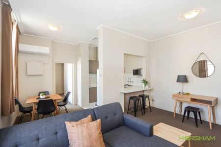 Fully Furnished 2 Bedroom in CBD - Photo 3