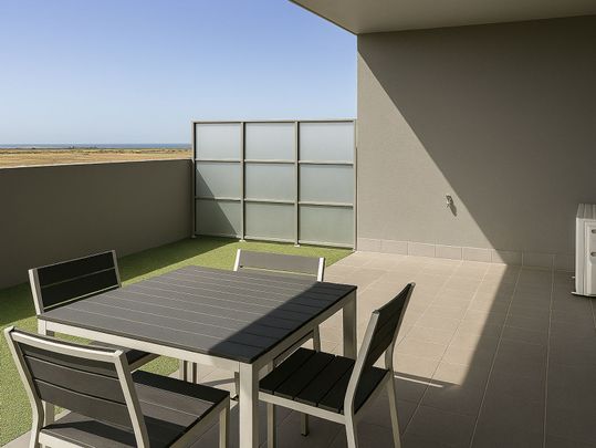 Executive Living ! - Photo 1