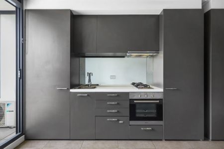 Chic Studio Living in the Heart of Vibrant South Yarra - Photo 5